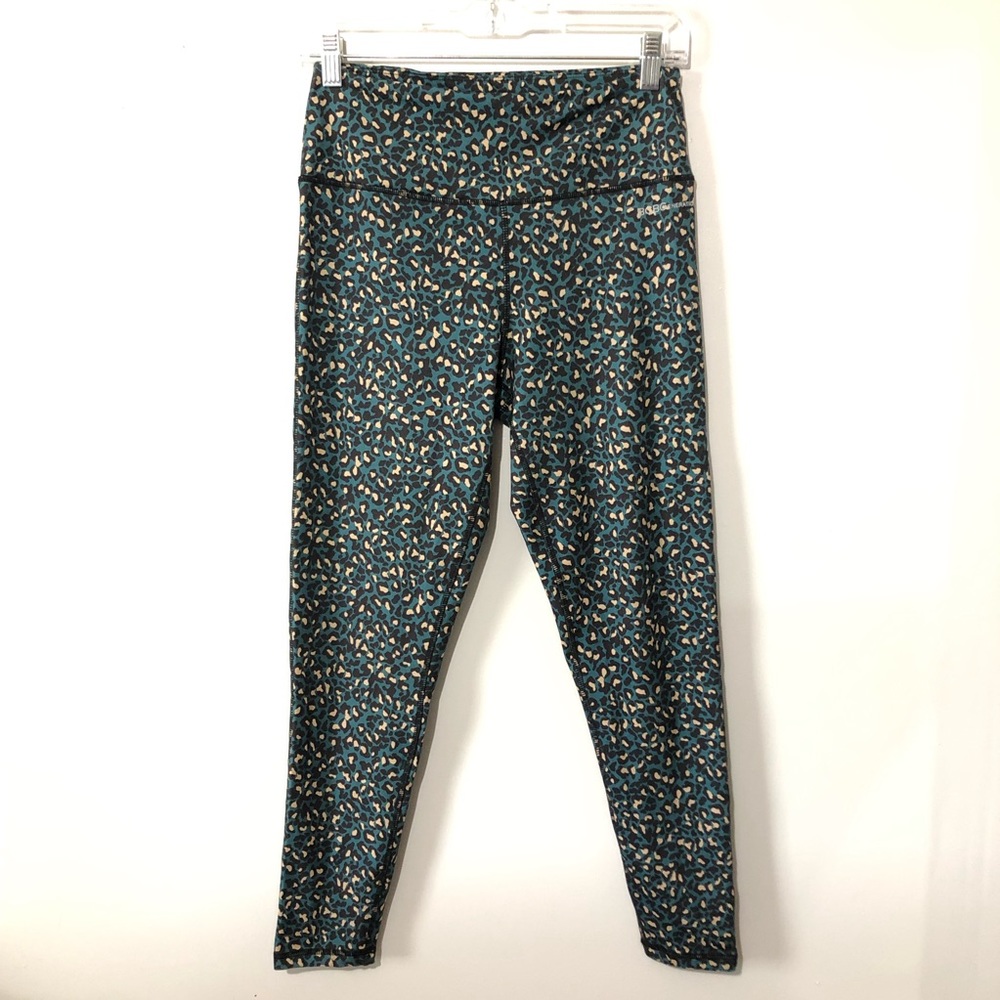 BCBGENERATION Leopard Print Active Leggings Size M